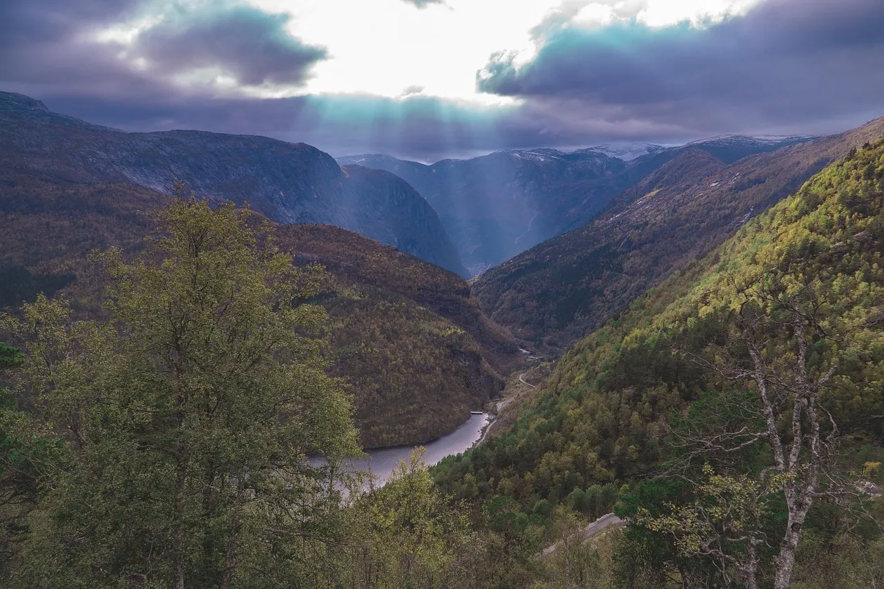 Himmelstigen to Trolltunga
