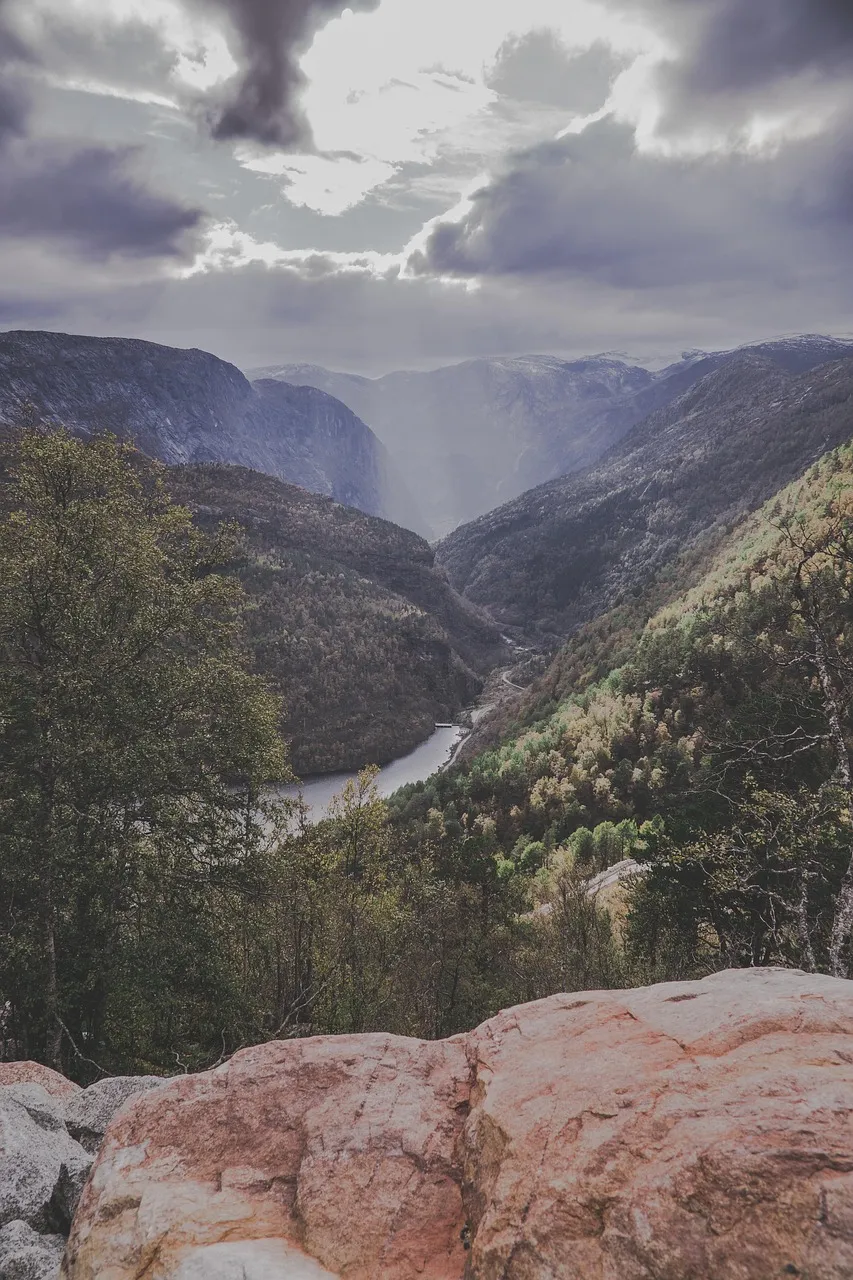 Himmelstigen to Trolltunga
