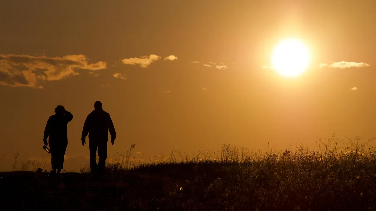 Walk up around sunset to see the sun go down in the see between the islands.