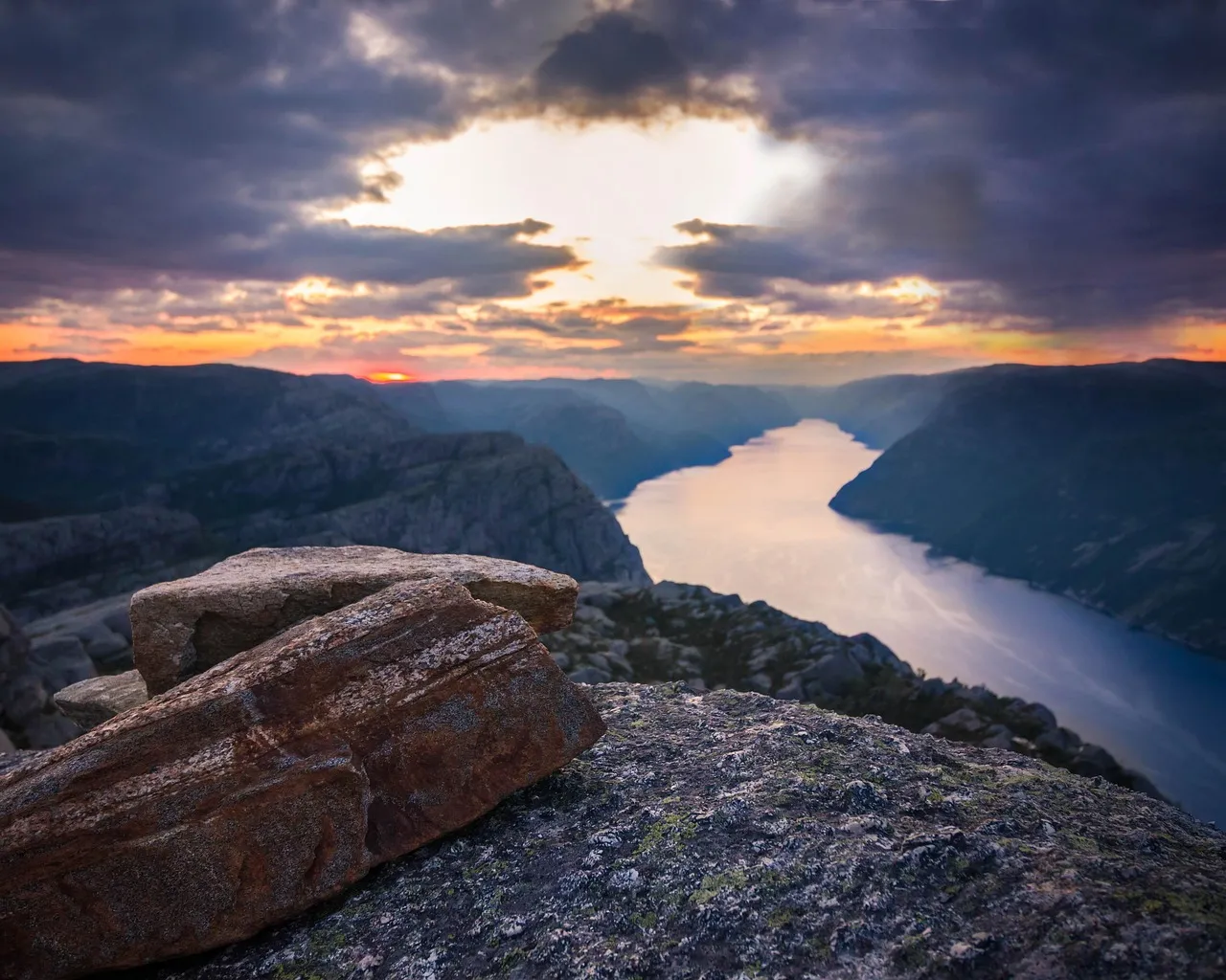 Himmelstigen to Trolltunga
